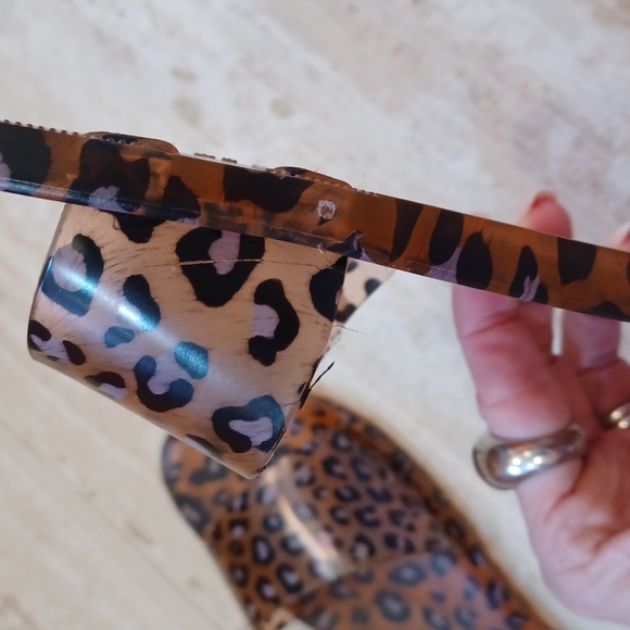 Beach by Matisse Leopard Print Slides - Picture 7 of 7